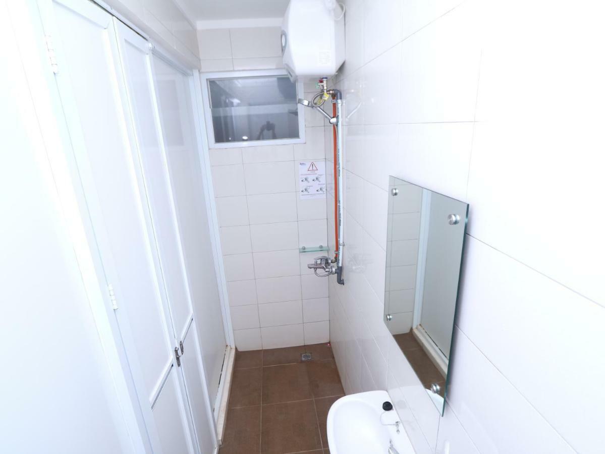 Hotel Kamar Keluarga Tanah Abang Jakarta Exterior foto